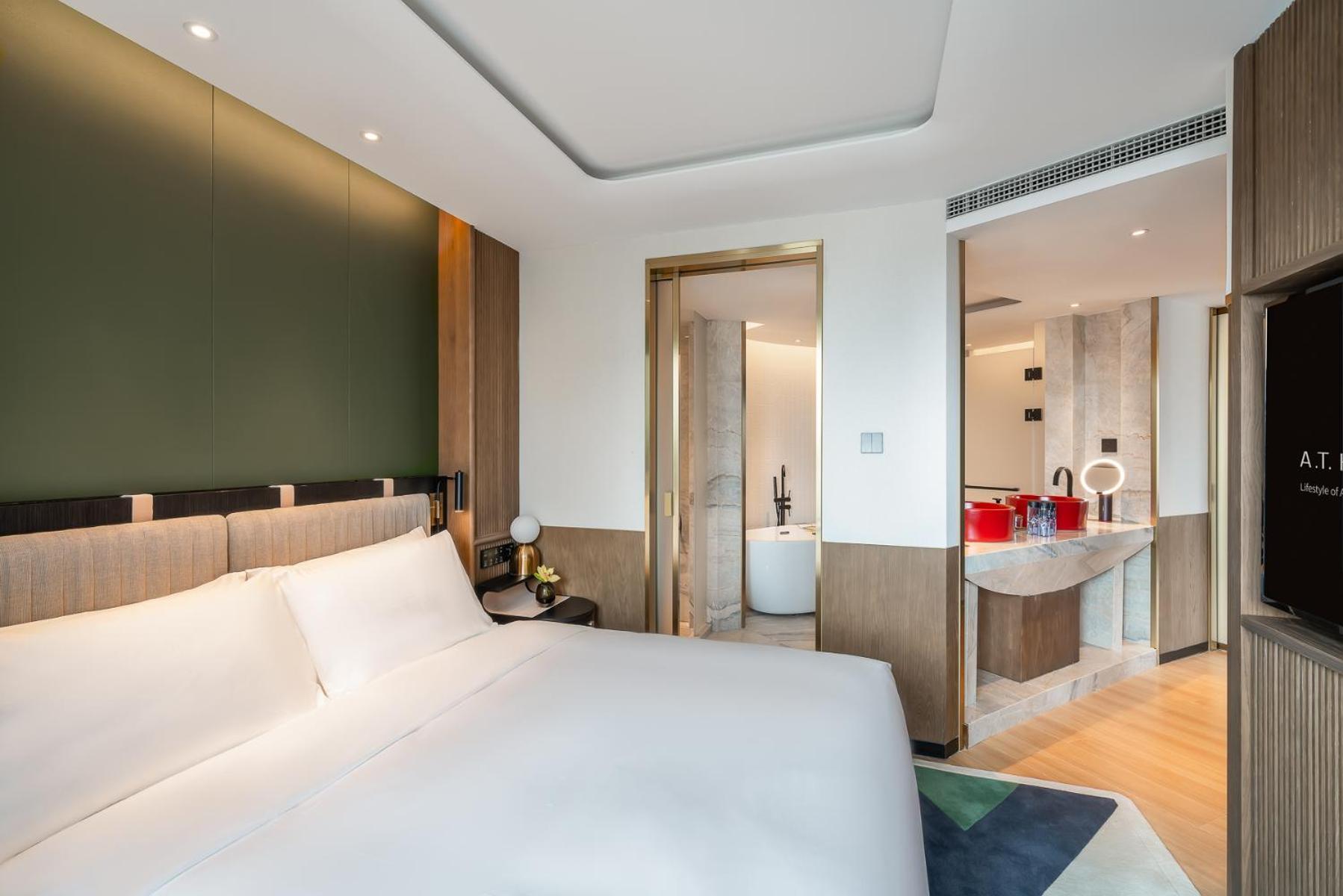 A T House Center Xujiahui - Free Night Snacks From 930pm-11pm Hotel 5*