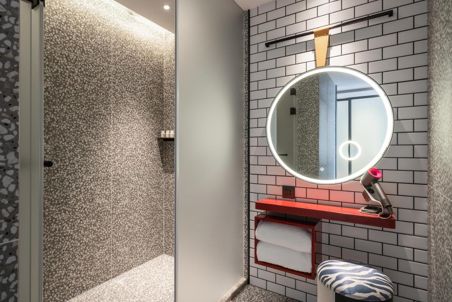 A T House Center Xujiahui - Free Night Snacks From 930pm-11pm Hotel 5*