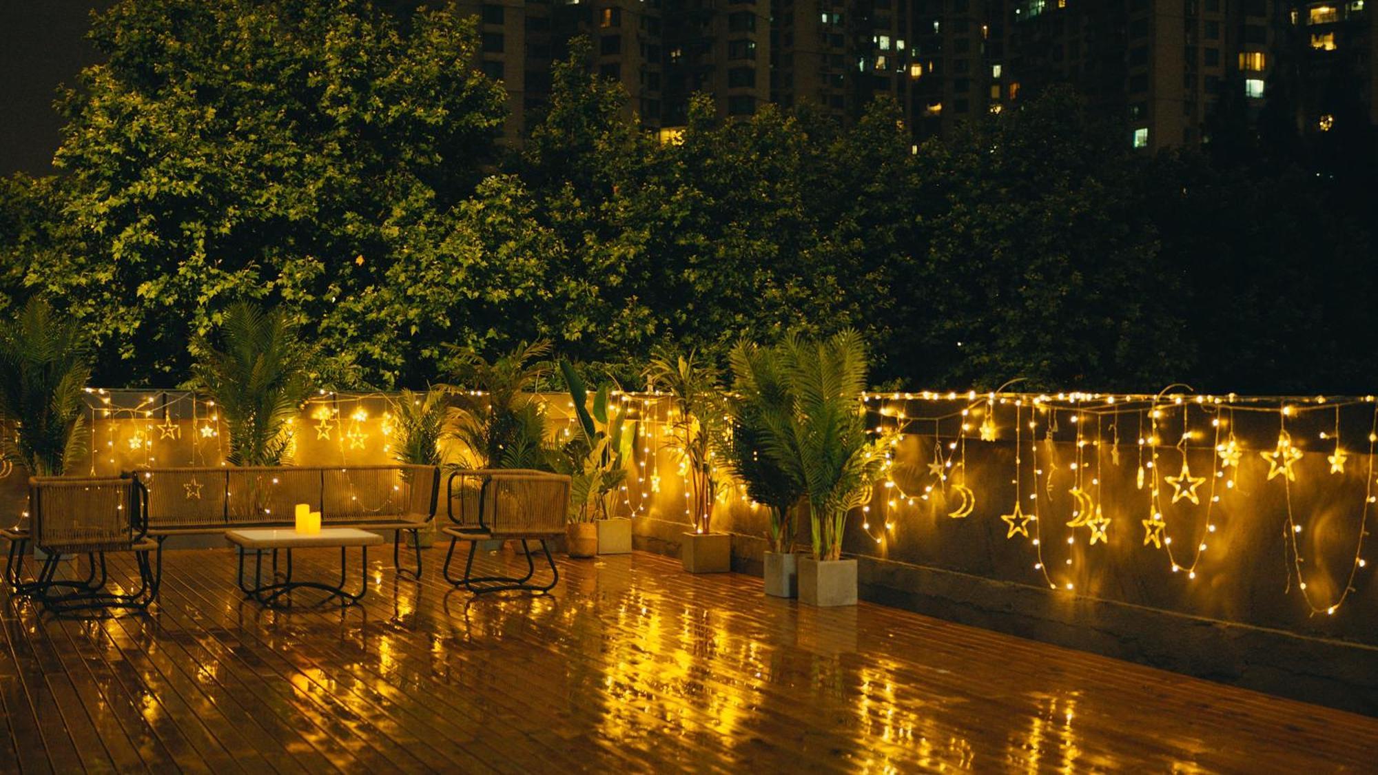 A T House Center Xujiahui - Free Night Snacks From 930pm-11pm 5*